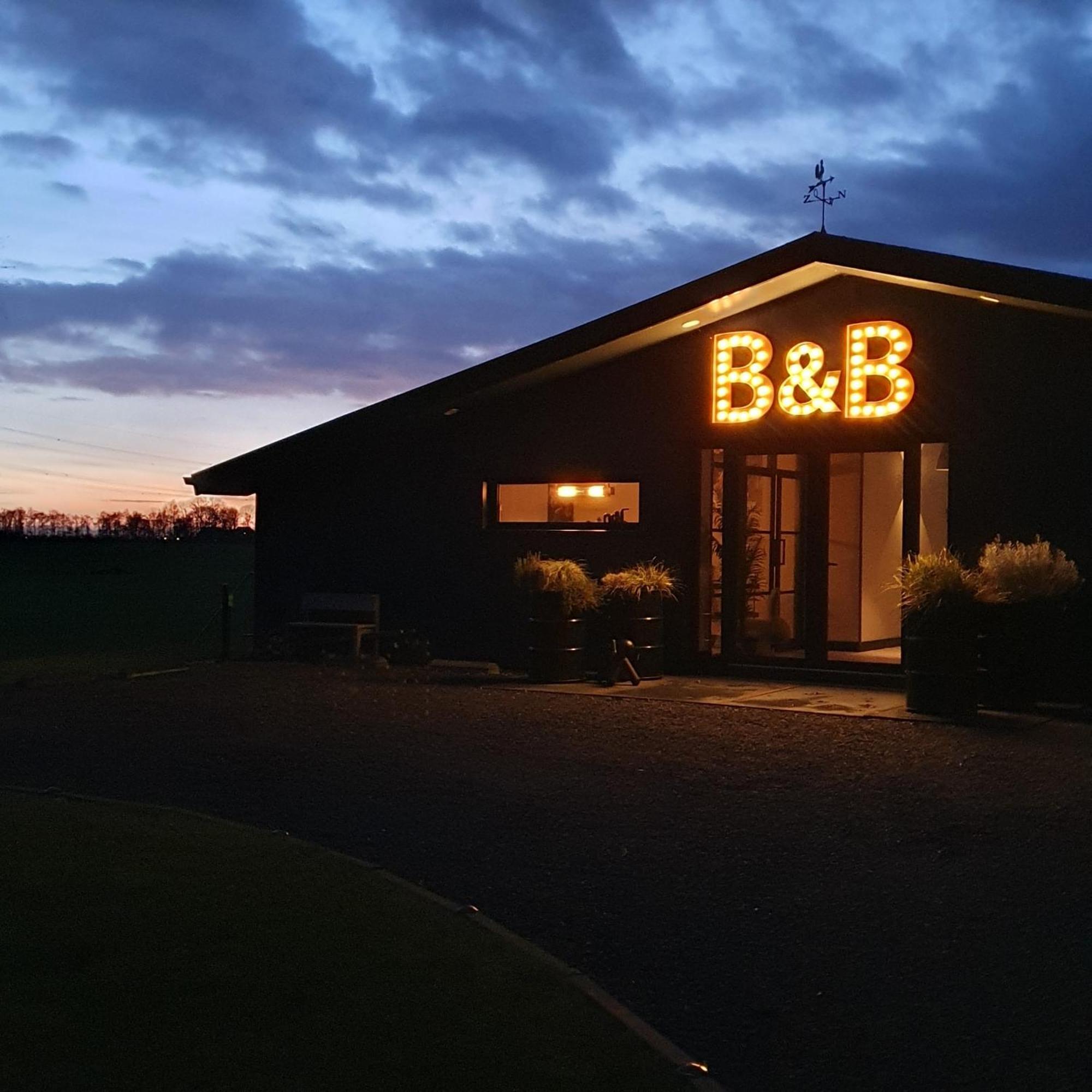 De Buorkerij Bed & Breakfast Tytsjerk Exterior photo